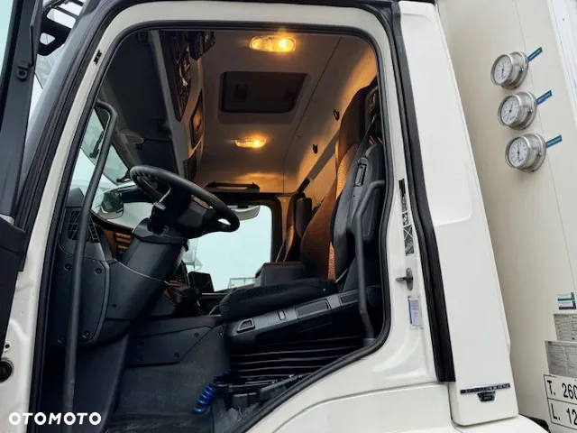 Mercedes-Benz Antos 2532 6x2 Chłodnia 9,8M Euro 6 - 9