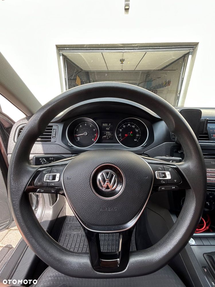 Volkswagen Jetta - 7