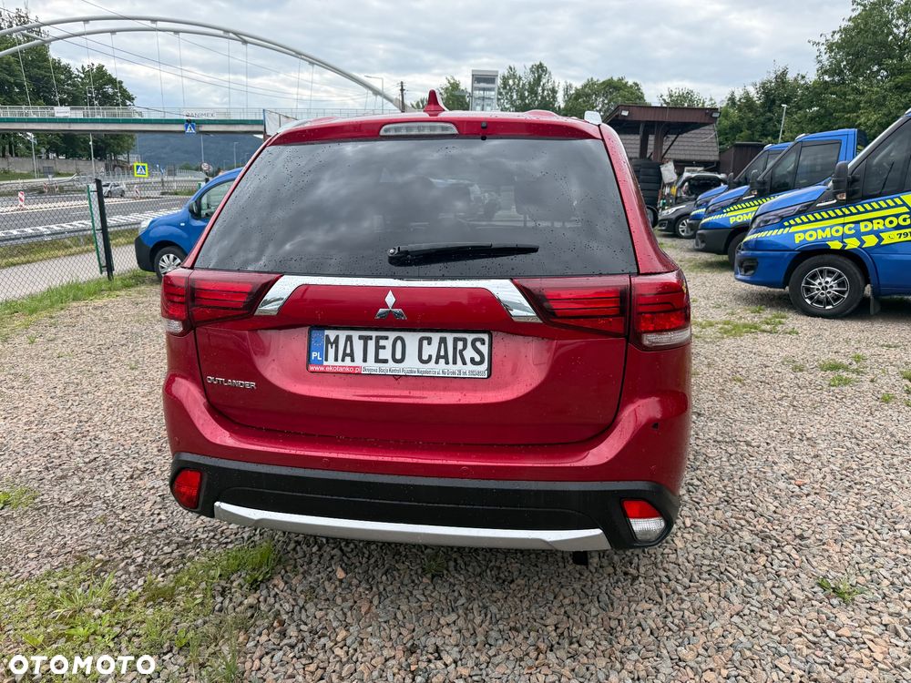 Mitsubishi Outlander 2.0 Intense + Navi 4WD CVT - 17