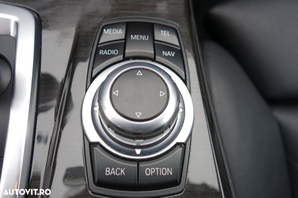BMW Seria 5 530d xDrive - 7
