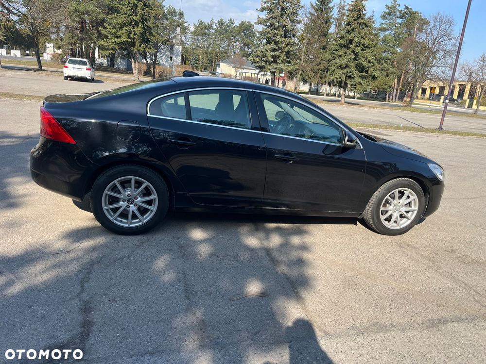 Volvo S60 D3 Geartronic Momentum - 8