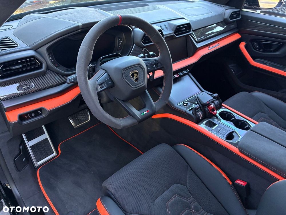 Lamborghini Urus - 10