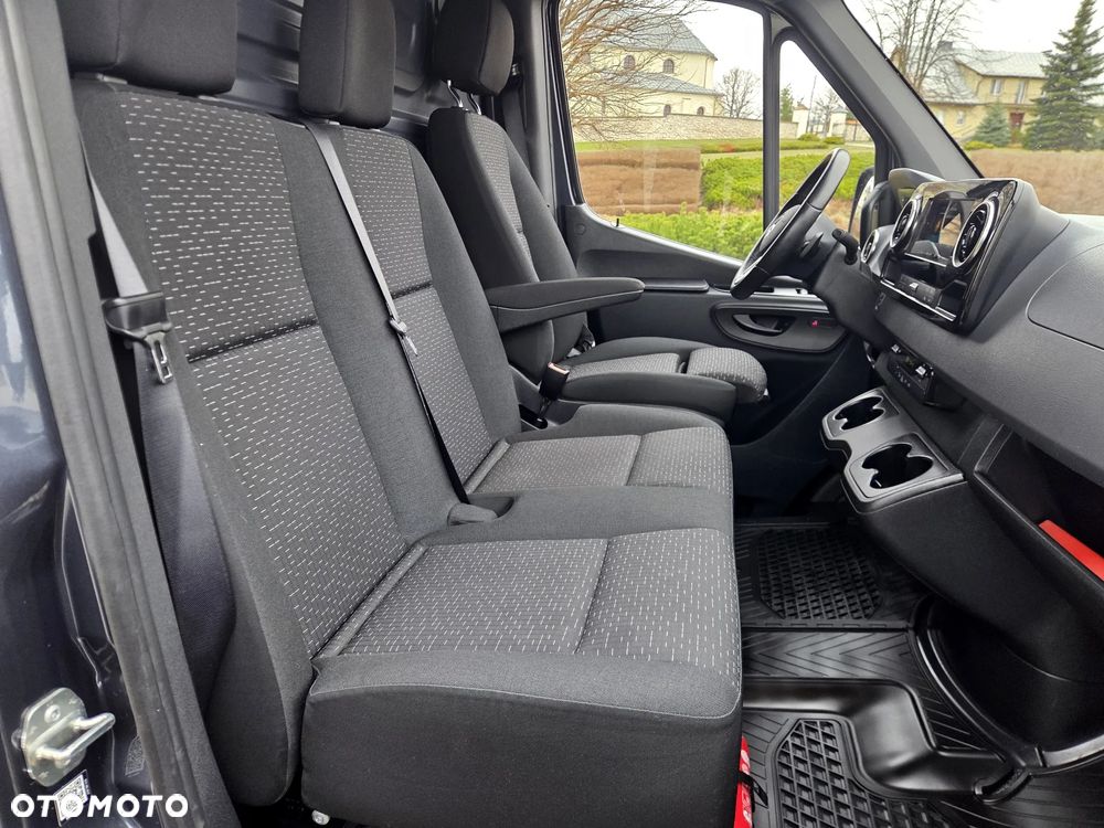 Mercedes-Benz Sprinter - 21