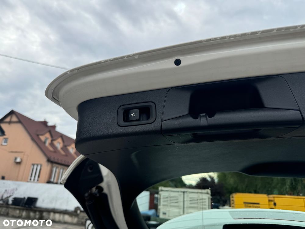 Mercedes-Benz Klasa B 180 d 7G-DCT Progressive - 25