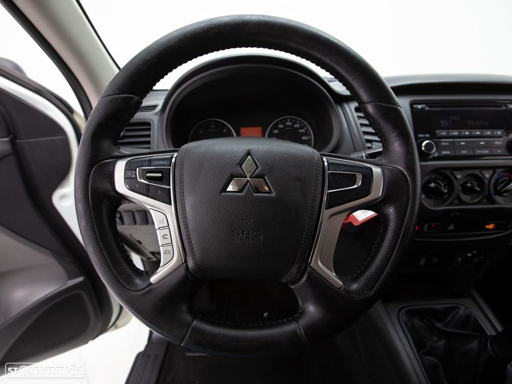 Mitsubishi L200 2.4 DI-D Club Invite 4WD c/IVA - 14