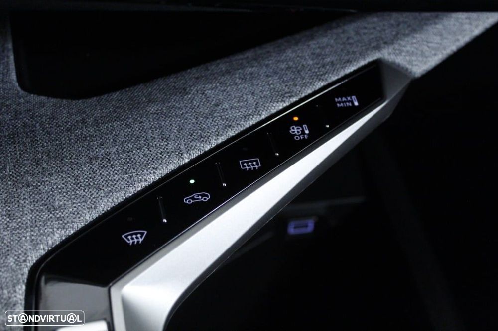 Peugeot 3008 1.2 Hybrid Allure e-DCS6 - 30