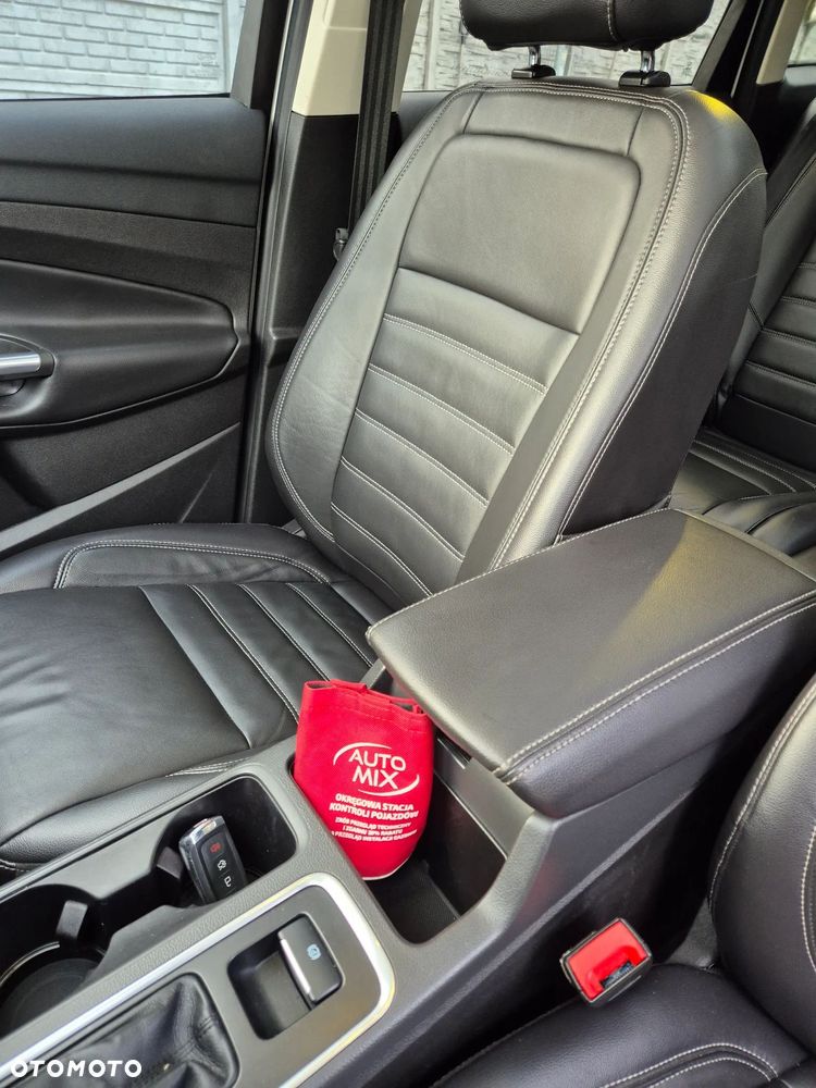 Ford Escape 2.0 EcoBoost AWD Titanium - 17