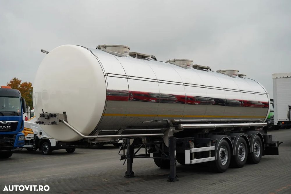 Spitzer REZERVOR ALIMENTE / 3 COMPARTIMENTE / 30.000 L / AXĂ RIDICABILĂ / SAF - 3