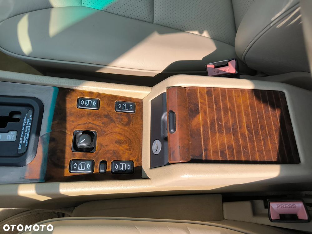 Mercedes-Benz Klasa E 420 - 29