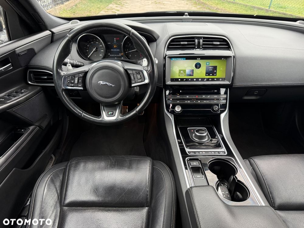 Jaguar XE 20d R-Sport - 11