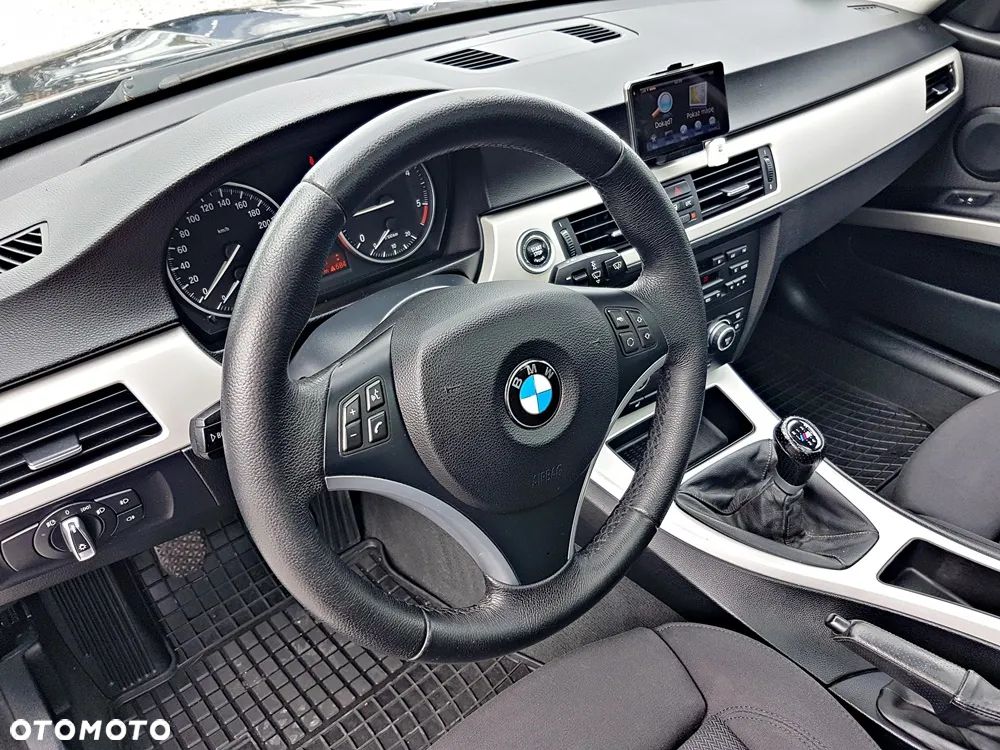 BMW Seria 3 320d Efficient Dynamics - 12