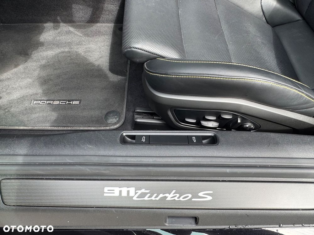 Porsche 911 Turbo S - 21