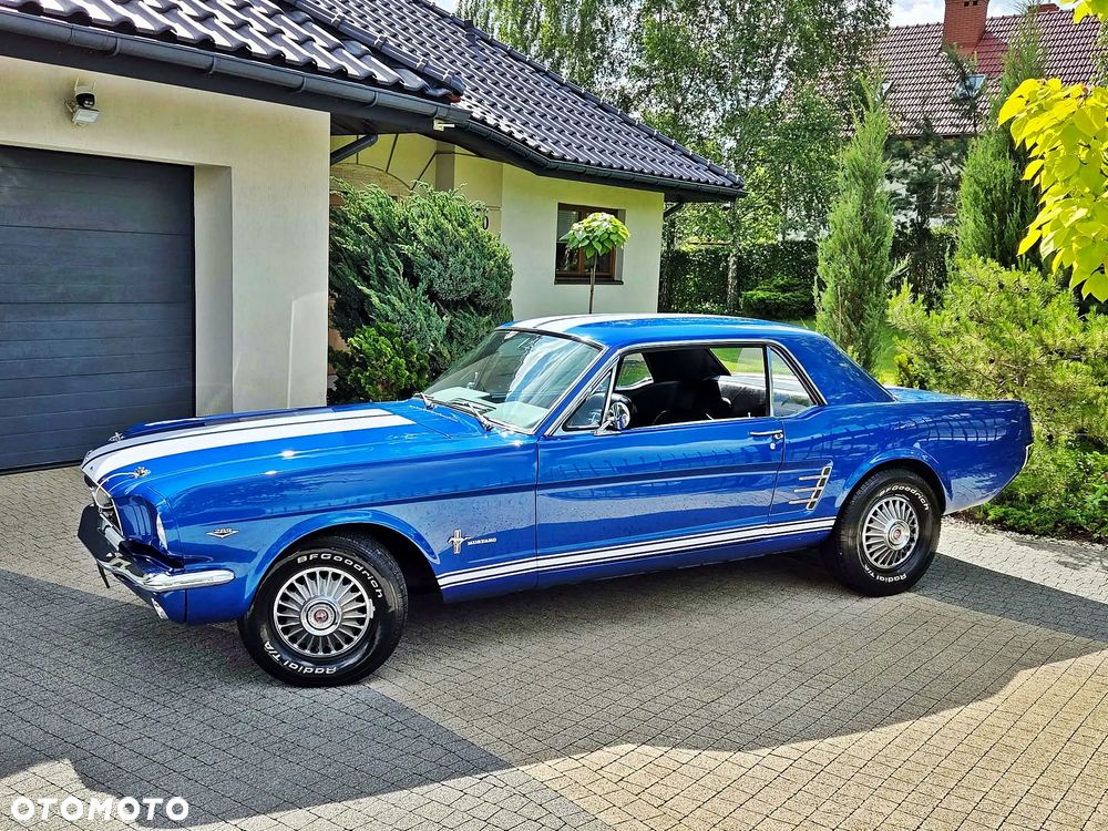 Ford Mustang - 32