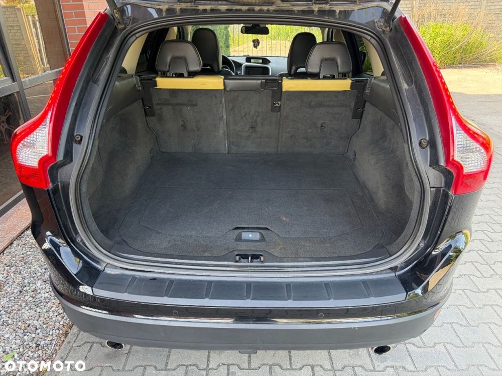 Volvo XC 60 D5 AWD Momentum - 27