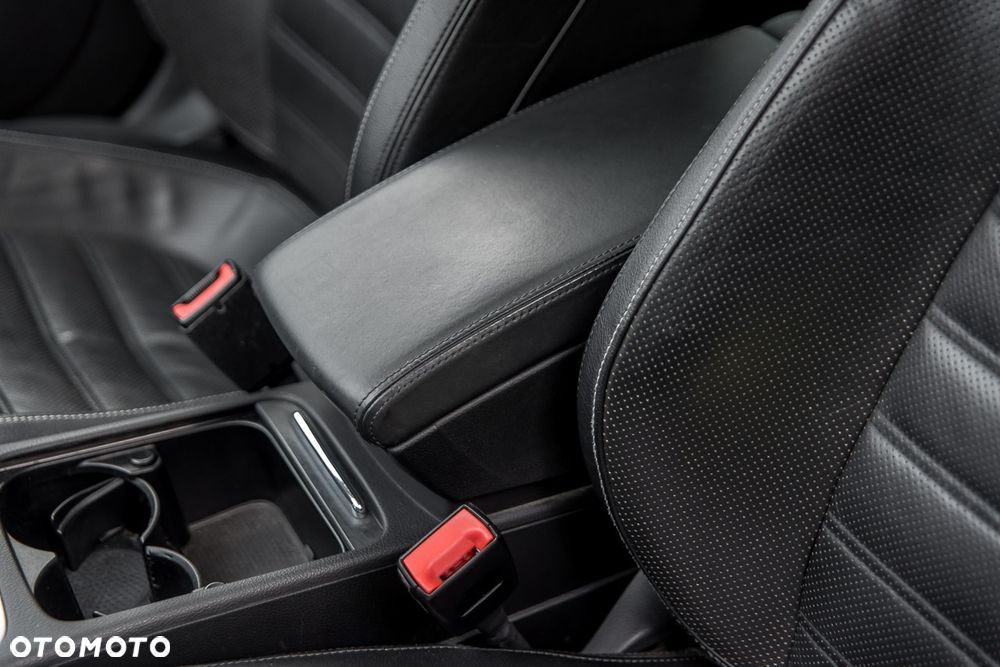 Volkswagen Passat CC - 20