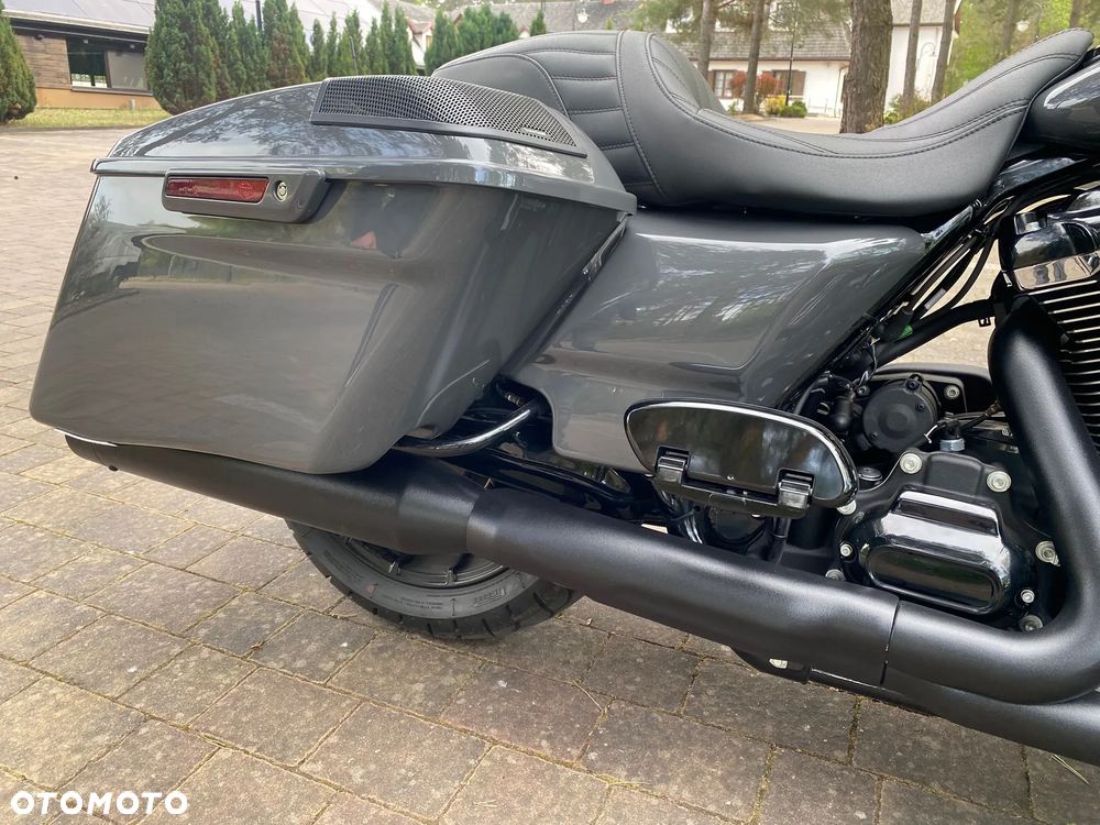 Harley-Davidson Touring Street Glide - 19