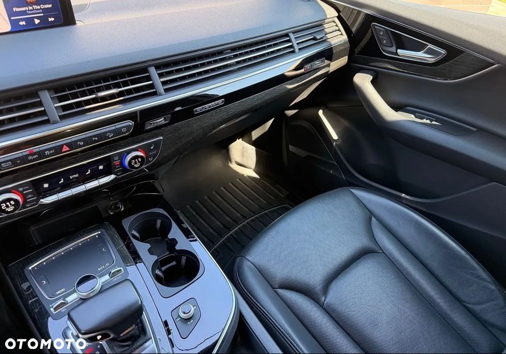 Audi Q7 - 8