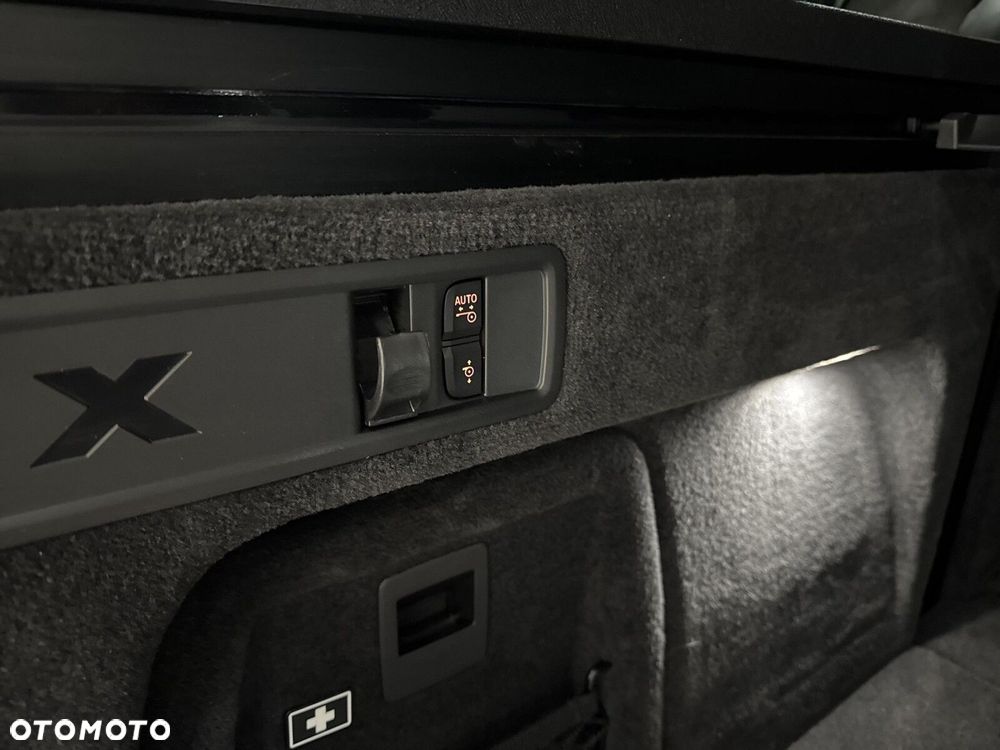 BMW X5 M Competition - 21