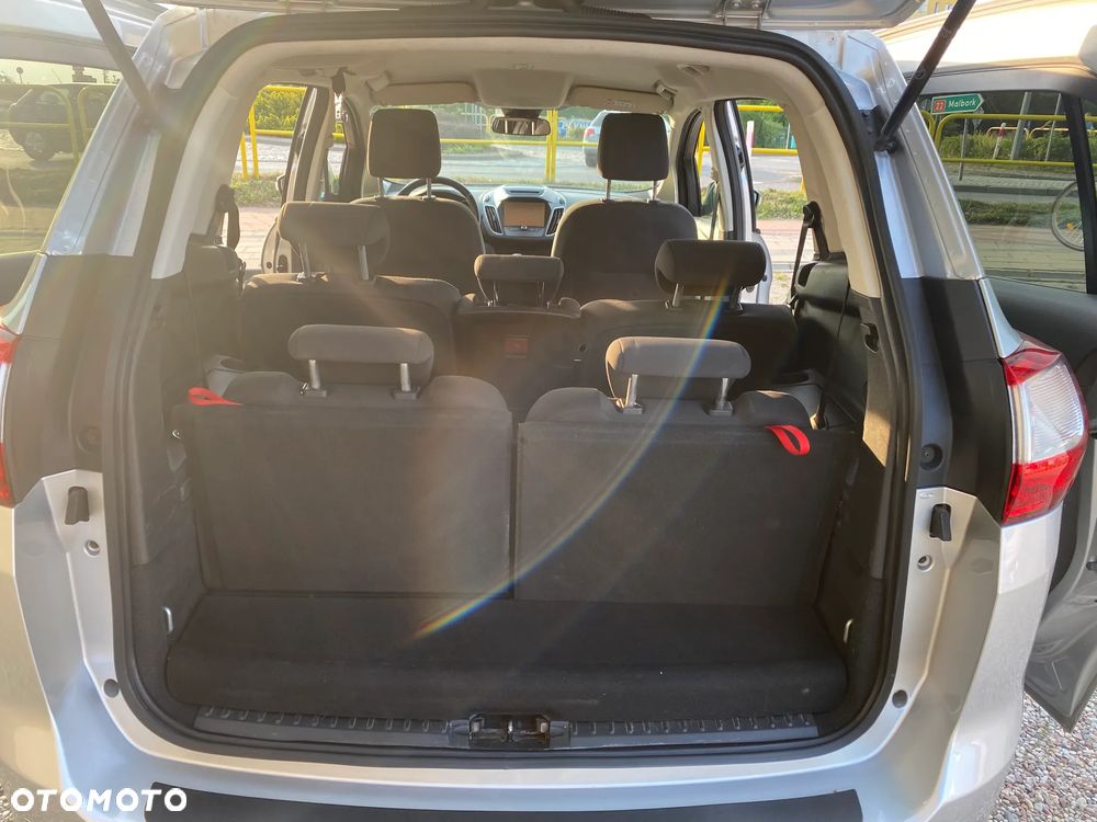 Ford Grand C-MAX - 31