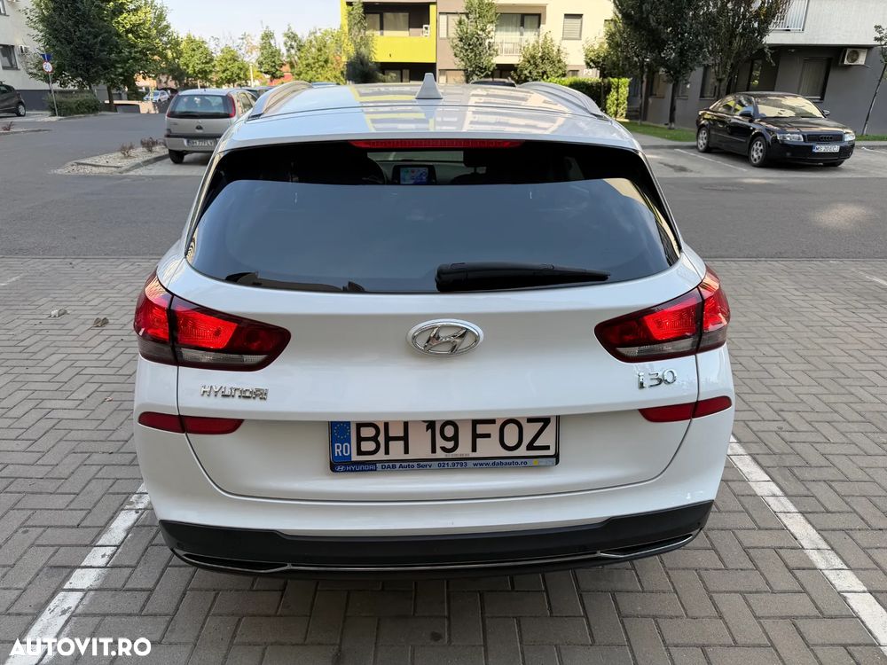 Hyundai i30 1.5 110CP 5DR M/T Highway - 17