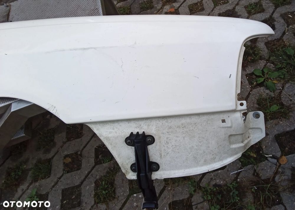 Błotnik prawy przód Audi 80  B3 - 4