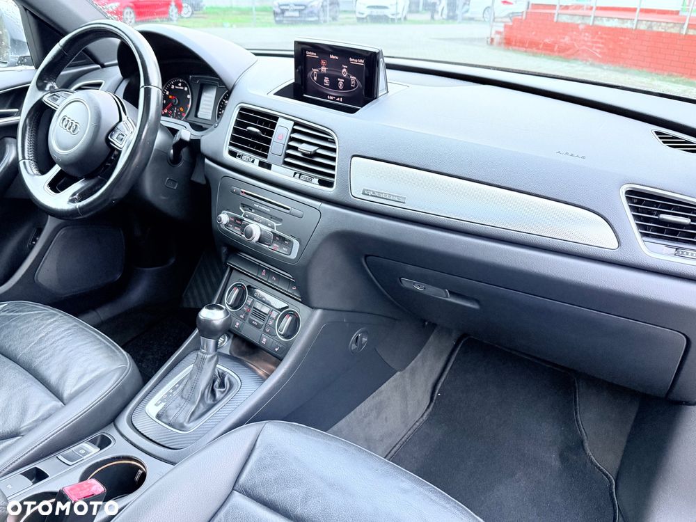 Audi Q3 40 TFSI quattro S tronic S line - 11