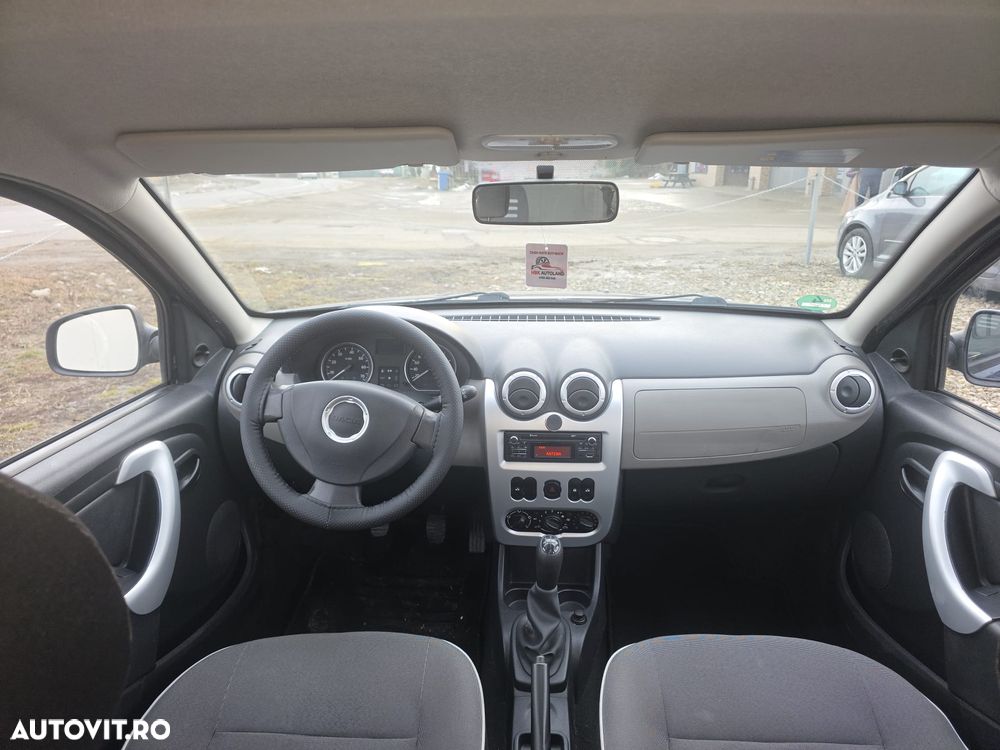 Dacia Sandero 1.2 16V Laureate - 8