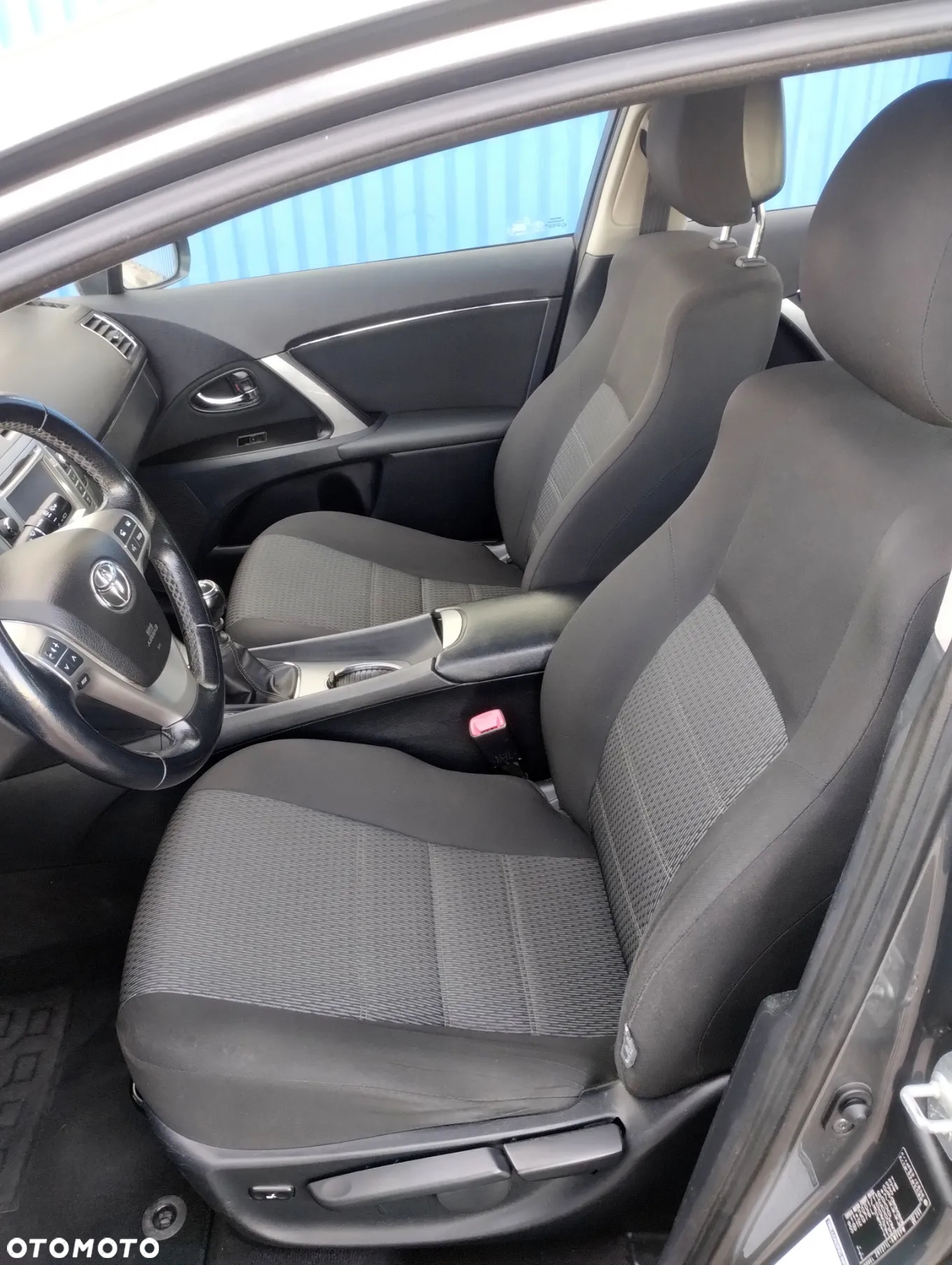 Toyota Avensis 1.8 Premium - 6