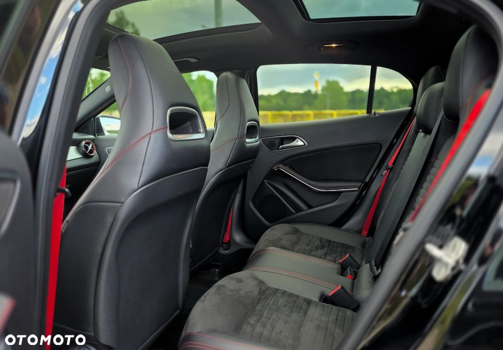 Mercedes-Benz GLA 45 AMG 4-Matic - 27
