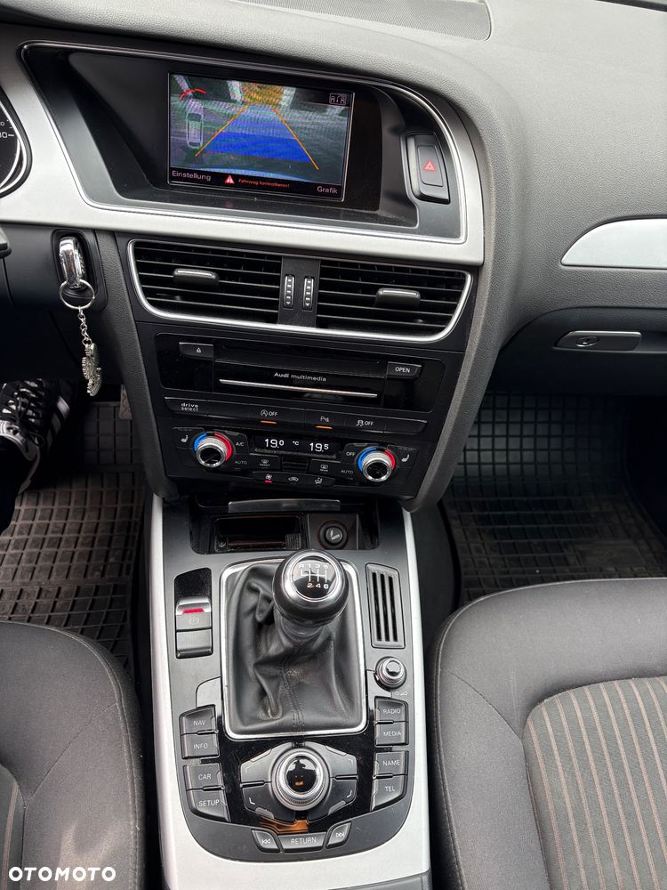 Audi A4 Avant 2.0 TDI DPF clean diesel S line Sportpaket - 16
