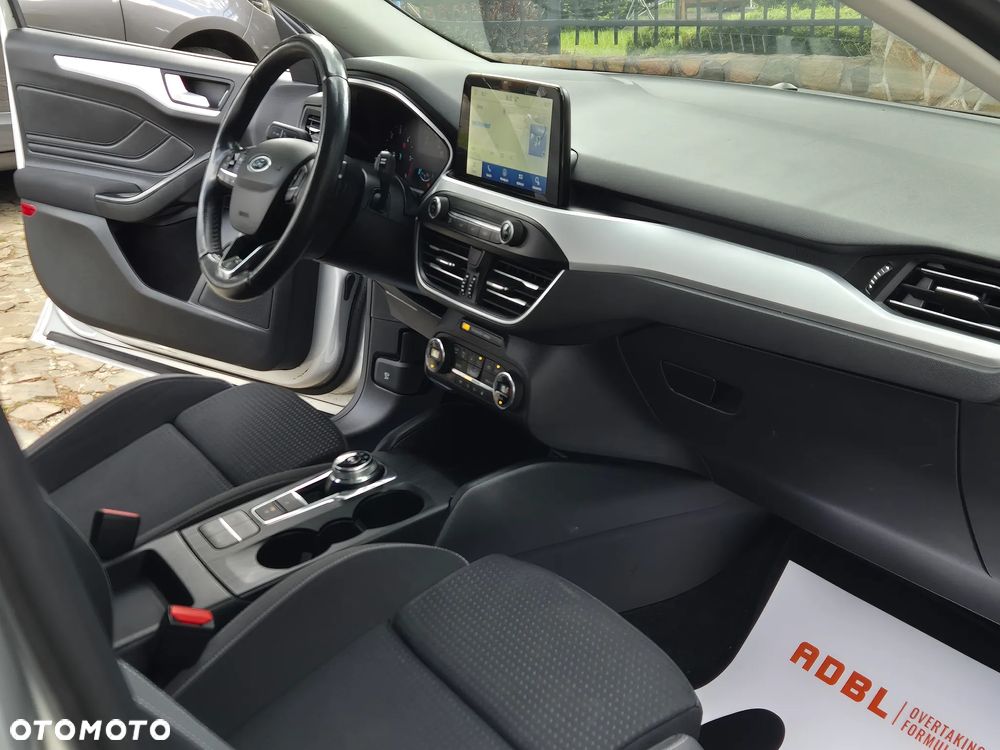 Ford Focus 1.5 EcoBlue Start-Stopp-System TITANIUM - 24