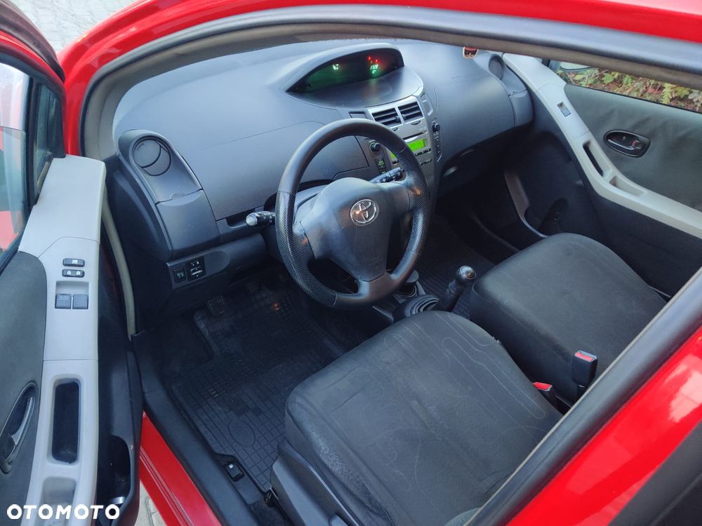 Toyota Yaris 1.0 Terra - 6