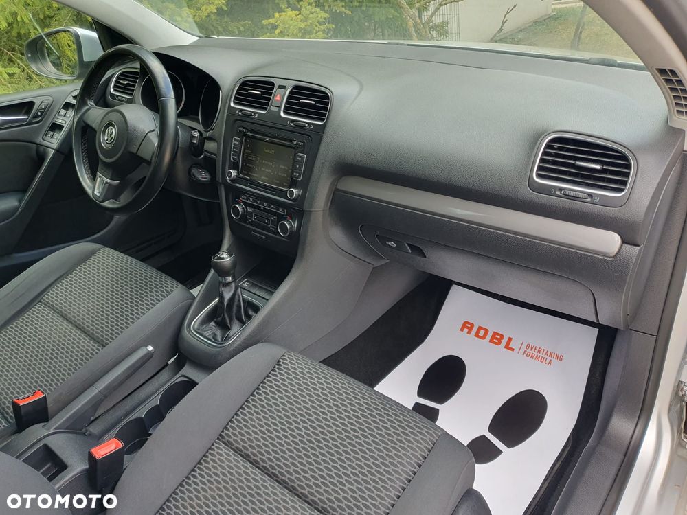 Volkswagen Golf 1.6 Comfortline - 11