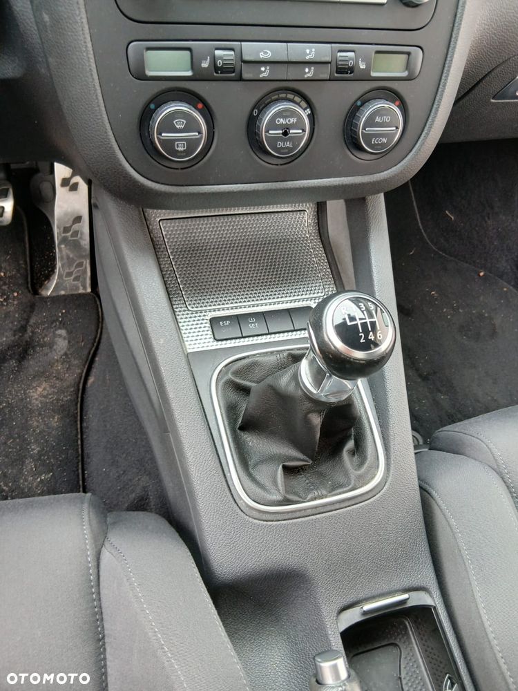 Volkswagen Golf R32 - 6