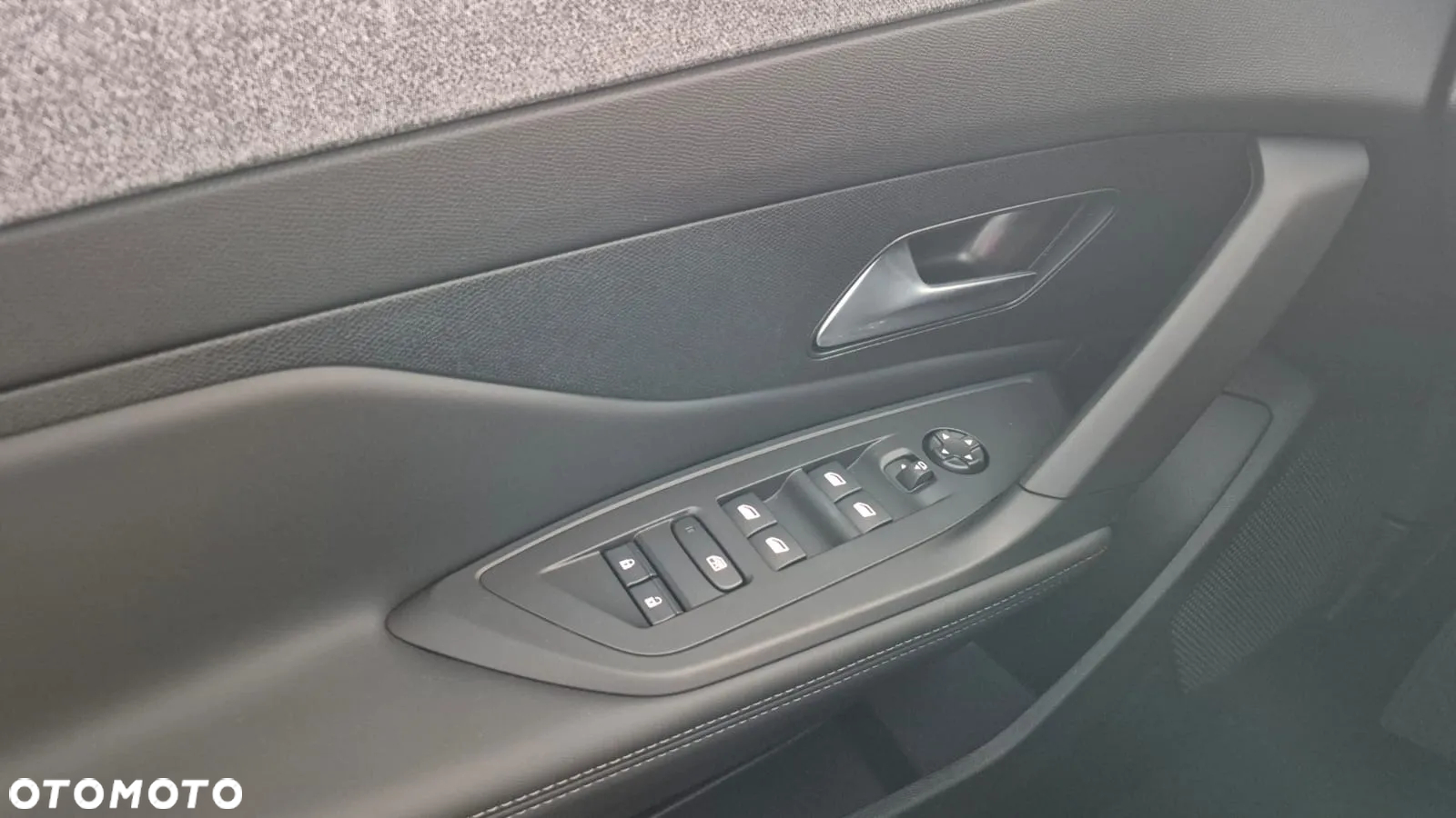 Peugeot 408 1.2 PureTech mHEV Allure S&S e-DSC6 - 7