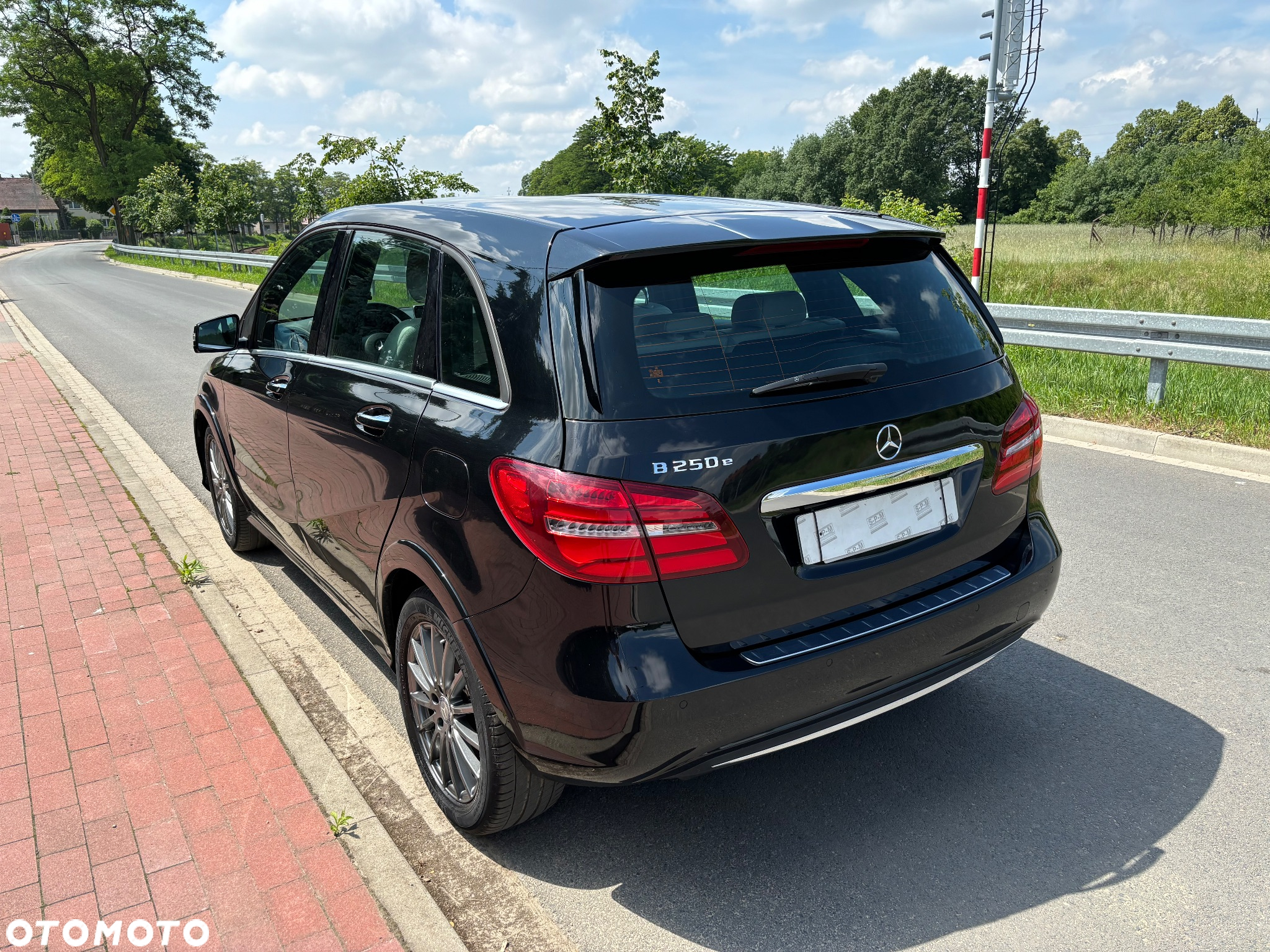 Mercedes-Benz Klasa B (Electric Drive) 250 e Electric Art - 3