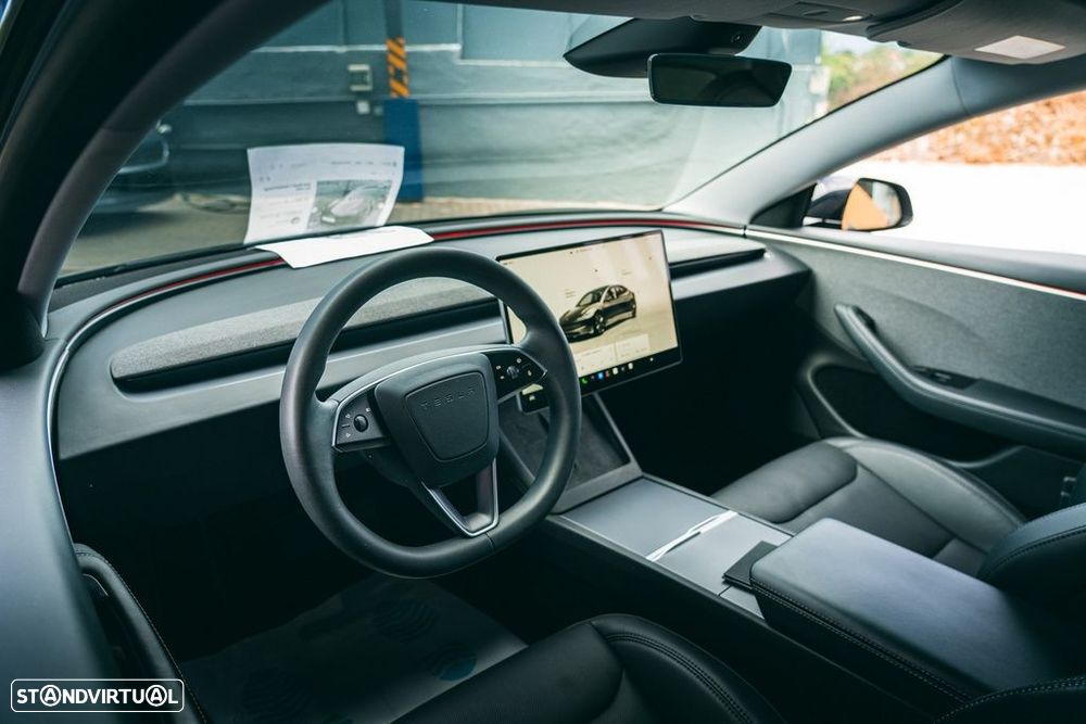 Tesla Model 3 - 9