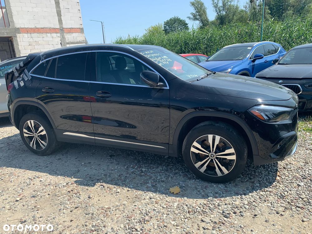 Mercedes-Benz GLA 250 4Matic 8G-DCT - 2