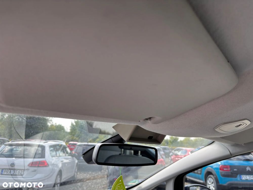 Ford C-MAX 1.6 TDCi Ambiente - 16