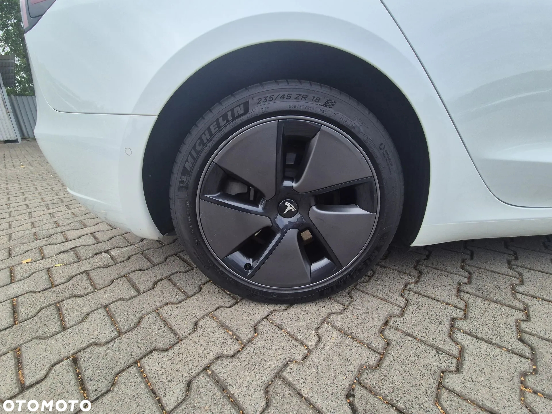 Tesla Model 3 RWD - 14