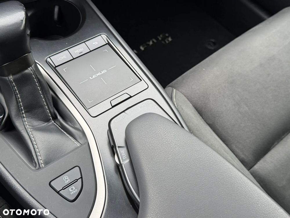 Lexus UX 200 GPF Pure 2WD - 16