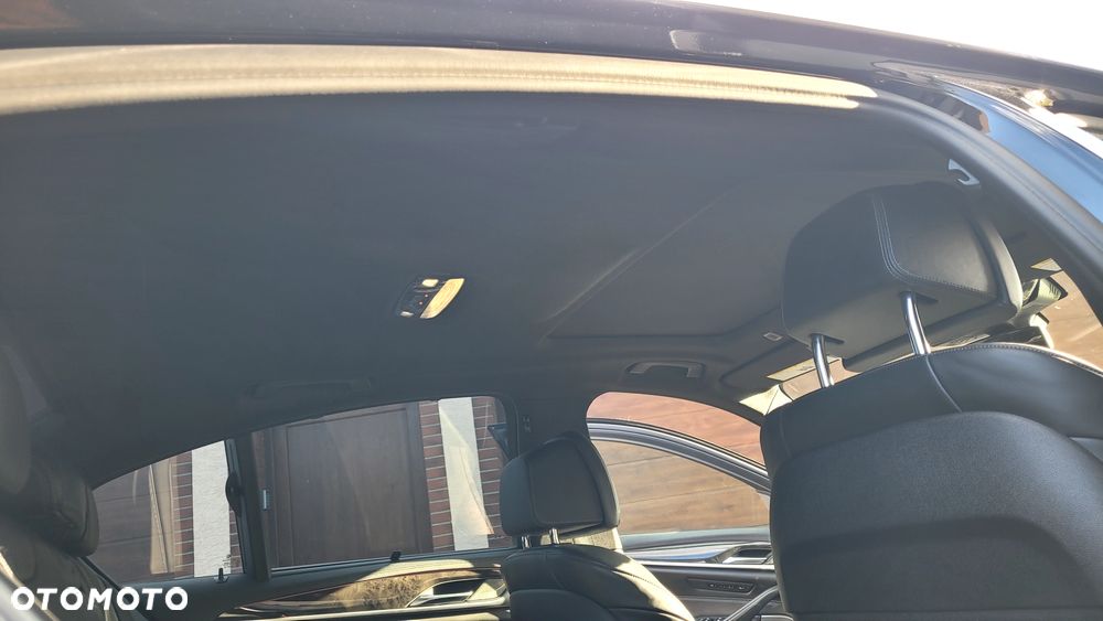 BMW Seria 5 M550i xDrive - 19