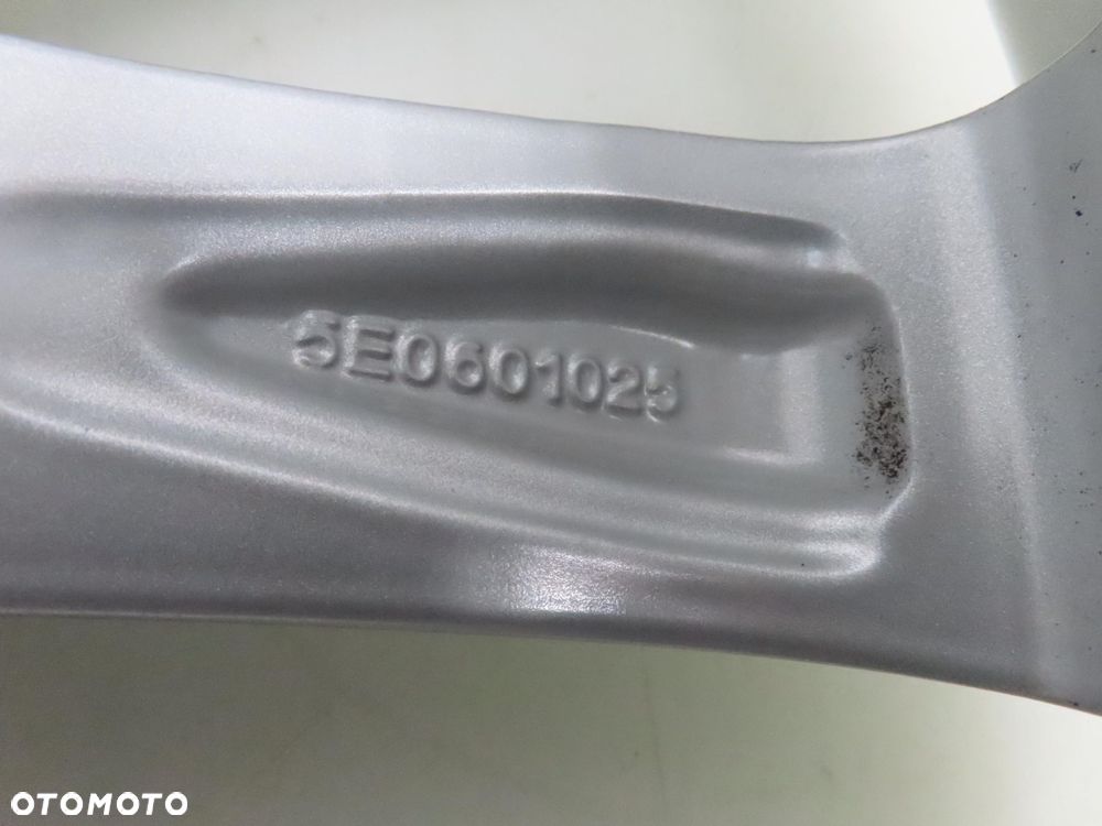 Alufelgi 17'' Skoda Octavia Superb 5x112 6J ET48 5E0601025N - 3