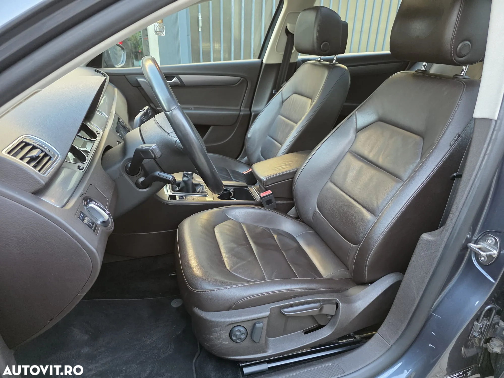 Volkswagen Passat Variant 1.6 TDI BlueMotion Technology Highline - 9