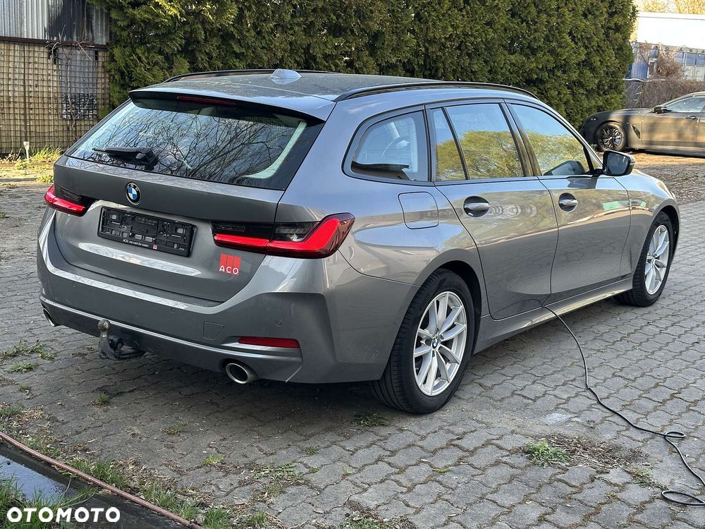 BMW Seria 3 318d MHEV - 4