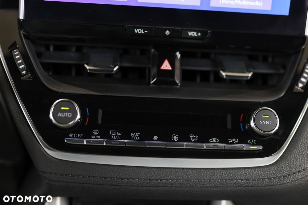 Toyota Corolla Cross - 30