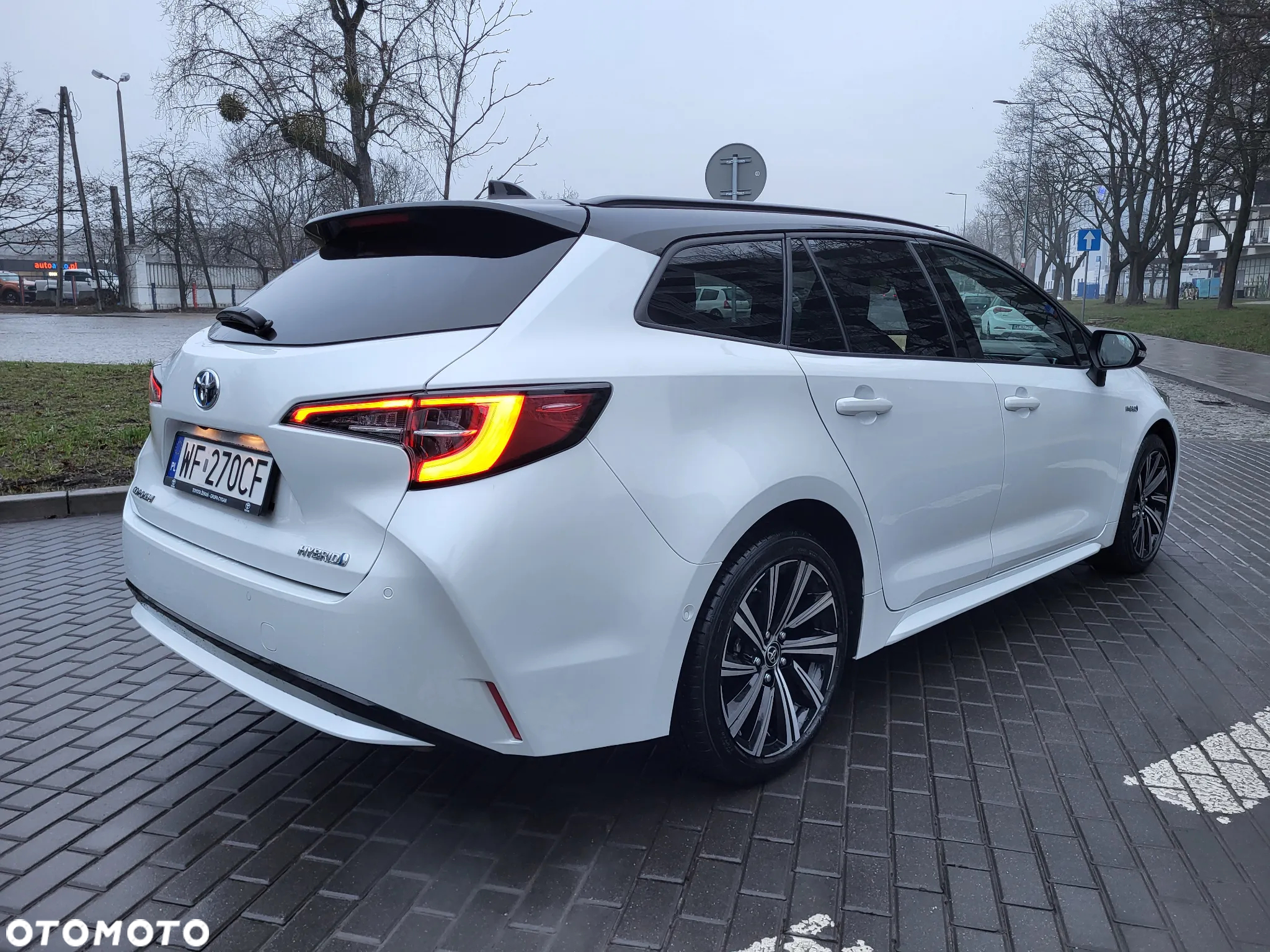 Toyota Corolla 1.8 Hybrid GR Sport Dynamic - 32