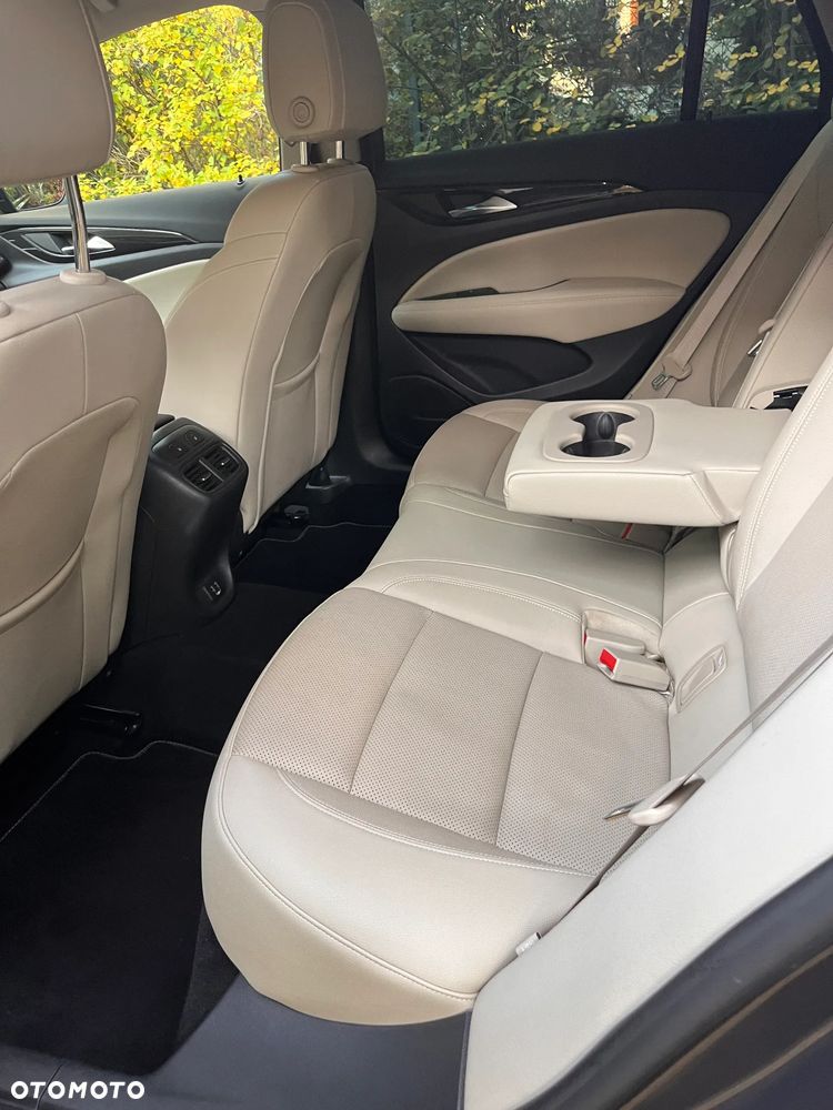 Opel Insignia - 16