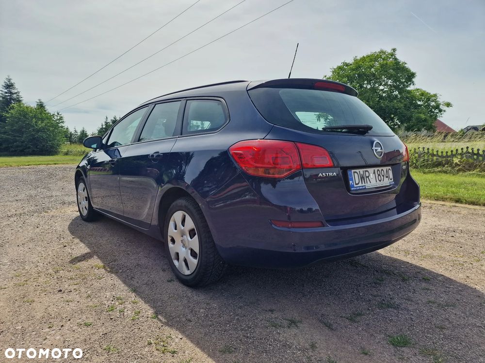 Opel Astra 1.7 CDTI - 11