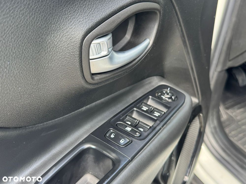 Jeep Renegade 1.4 MultiAir Limited FWD S&S - 14